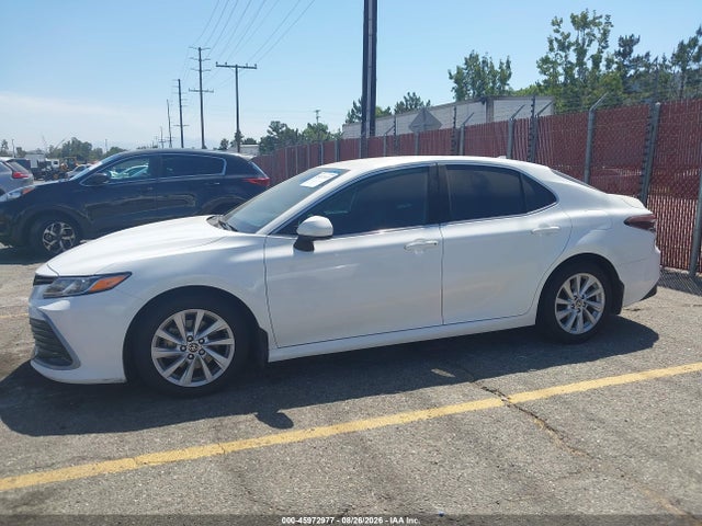 Toyota CAMRY LE 2022 4T1C11AKXNU632936 Image 14