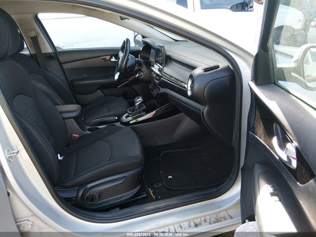 2019 Kia Forte S მანქანა იყიდება აუქციონზე, vin: 3KPF34AD3KE028282, აუქციონის ნომერი: 45973013