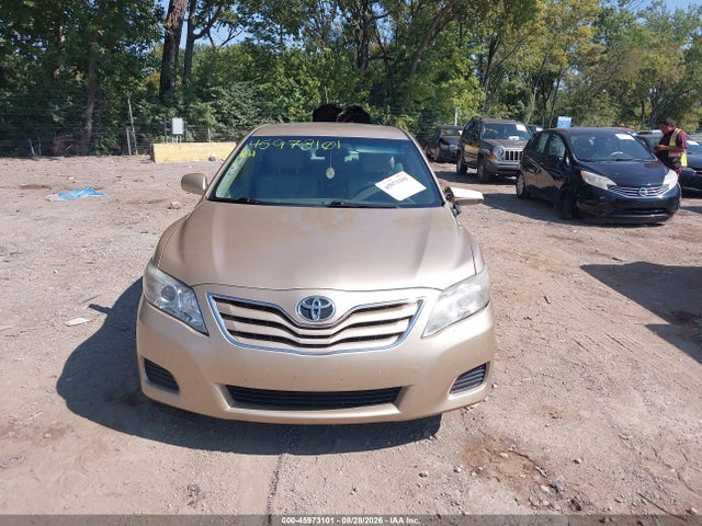 45973101 :رقم المزاد ، 4T1BF3EK0BU686518 vin ، 2011 Toyota Camry Le مزاد بيع
