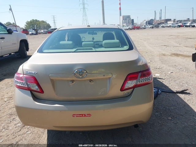 45973101 :رقم المزاد ، 4T1BF3EK0BU686518 vin ، 2011 Toyota Camry Le مزاد بيع