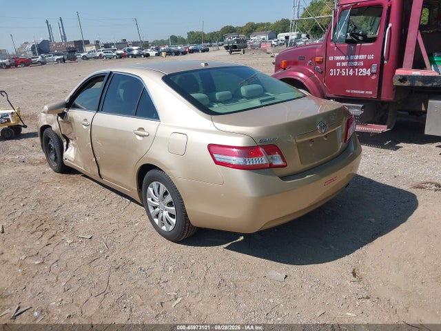 45973101 :رقم المزاد ، 4T1BF3EK0BU686518 vin ، 2011 Toyota Camry Le مزاد بيع