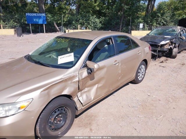 45973101 :رقم المزاد ، 4T1BF3EK0BU686518 vin ، 2011 Toyota Camry Le مزاد بيع