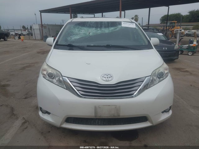 5TDYK3DC0FS598194 Toyota Sienna Xle 8 Passenger
