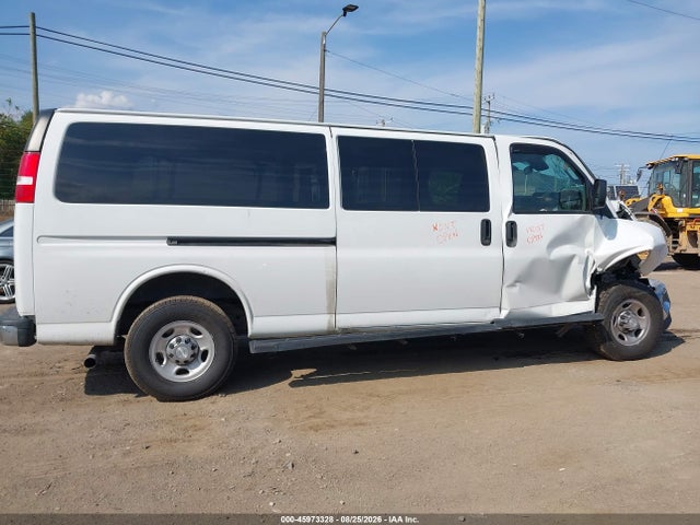 Продажа на аукционе авто 2020 Chevrolet Express Passenger Rwd 3500 Extended Wheelbase Lt, vin: 1GAZGPFGXL1116684, номер лота: 45973328