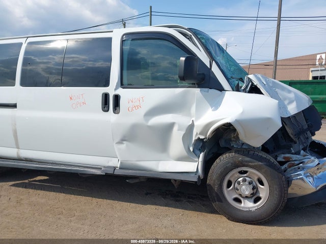 Продажа на аукционе авто 2020 Chevrolet Express Passenger Rwd 3500 Extended Wheelbase Lt, vin: 1GAZGPFGXL1116684, номер лота: 45973328
