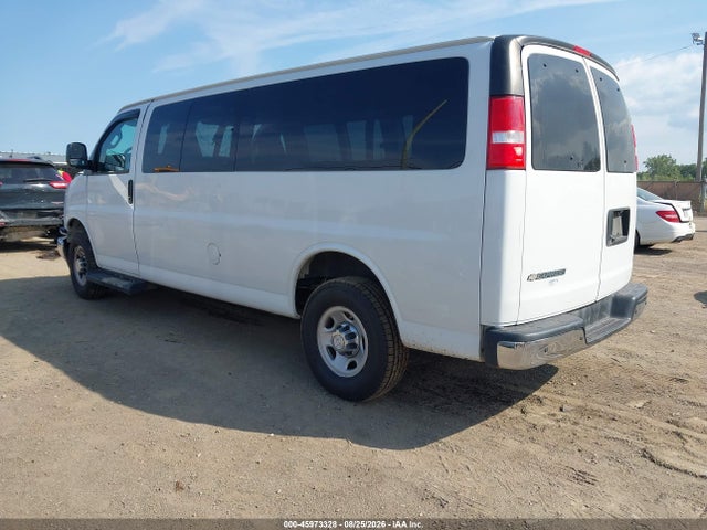 Продажа на аукционе авто 2020 Chevrolet Express Passenger Rwd 3500 Extended Wheelbase Lt, vin: 1GAZGPFGXL1116684, номер лота: 45973328