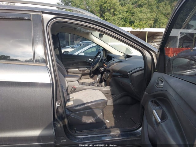 Продажа на аукционе авто 2017 Ford Escape Se, vin: 1FMCU9GD4HUC01172, номер лота: 45973381