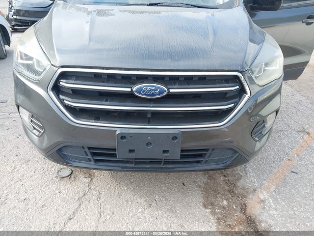Продажа на аукционе авто 2017 Ford Escape Se, vin: 1FMCU9GD4HUC01172, номер лота: 45973381