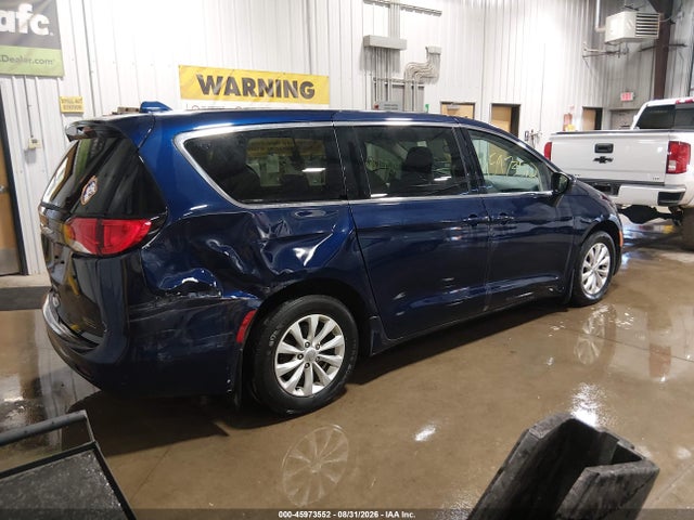 45973552 :رقم المزاد ، 2C4RC1DG9HR517794 vin ، 2017 Chrysler Pacifica Touring مزاد بيع