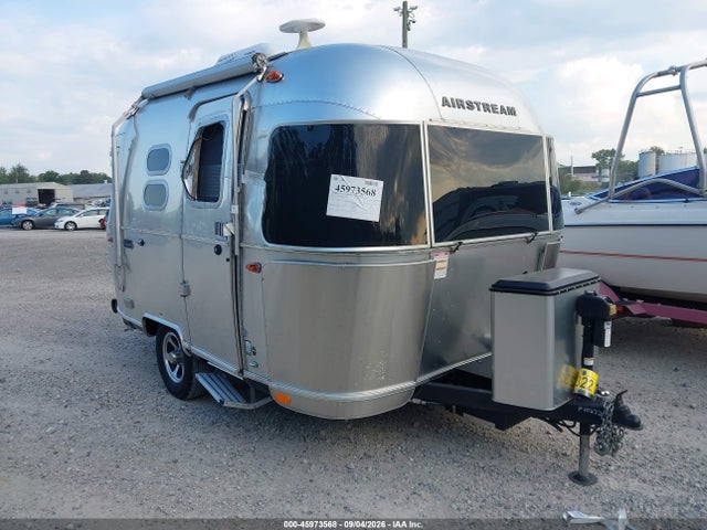 45973568 :رقم المزاد ، 1STHMAC17NJ560005 vin ، 2022 Airstream Caravel مزاد بيع