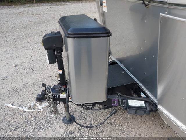 45973568 :رقم المزاد ، 1STHMAC17NJ560005 vin ، 2022 Airstream Caravel مزاد بيع