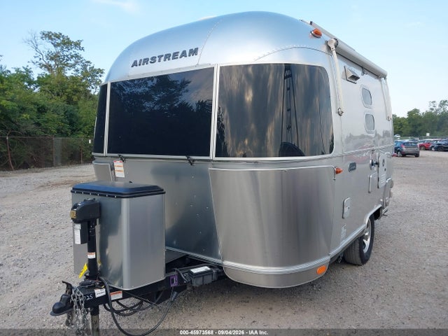 45973568 :رقم المزاد ، 1STHMAC17NJ560005 vin ، 2022 Airstream Caravel مزاد بيع