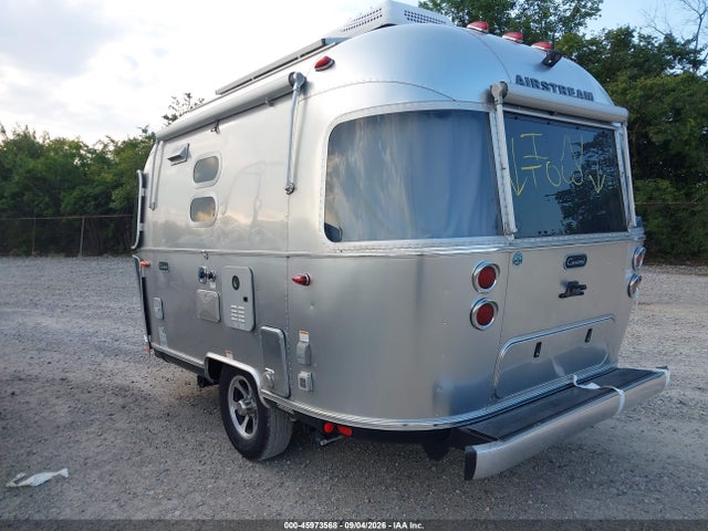 45973568 :رقم المزاد ، 1STHMAC17NJ560005 vin ، 2022 Airstream Caravel مزاد بيع