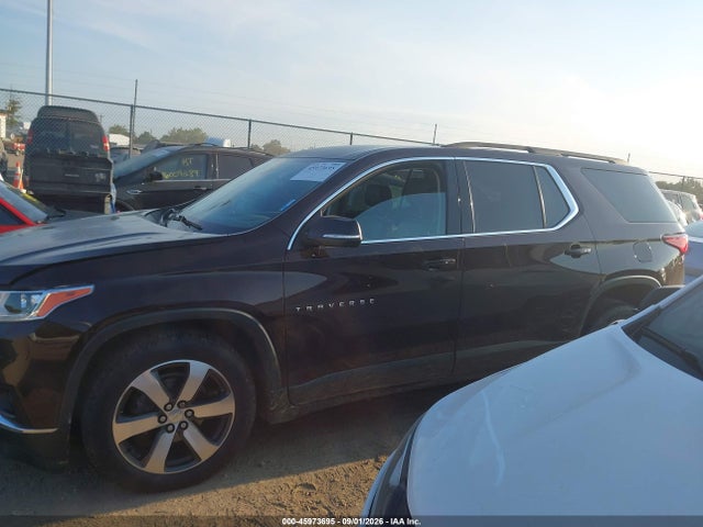 Продажа на аукционе авто 2021 Chevrolet Traverse Awd Lt Leather, vin: 1GNEVHKW2MJ180449, номер лота: 45973695