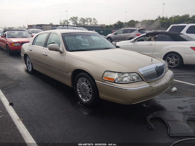 Auction sale of the 2009 Lincoln Town Car, vin: 2LNHM82V59X636664, lot number: 45973879