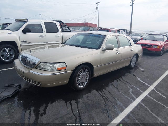 45973879 :رقم المزاد ، 2LNHM82V59X636664 vin ، 2009 Lincoln Town Car مزاد بيع