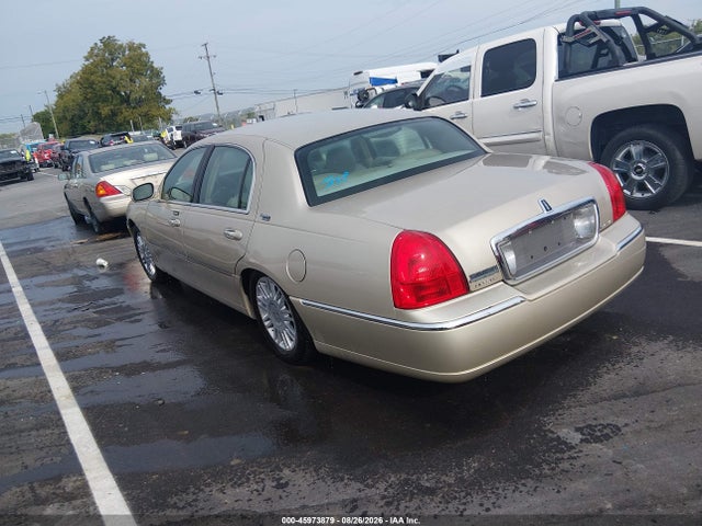 45973879 :رقم المزاد ، 2LNHM82V59X636664 vin ، 2009 Lincoln Town Car مزاد بيع