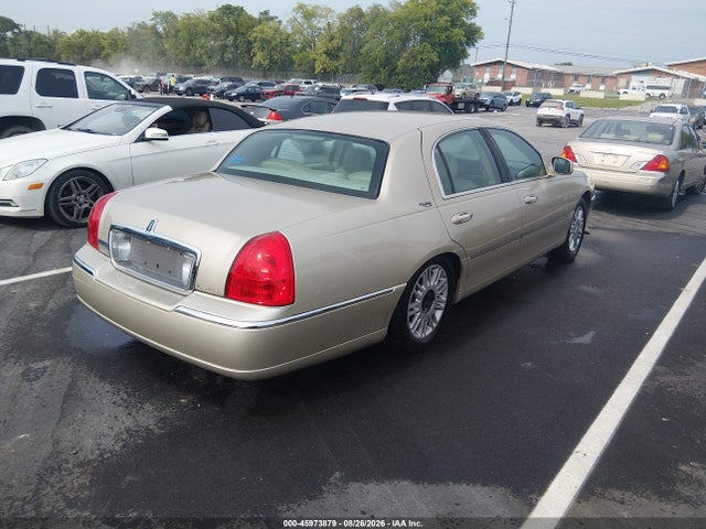 45973879 :رقم المزاد ، 2LNHM82V59X636664 vin ، 2009 Lincoln Town Car مزاد بيع