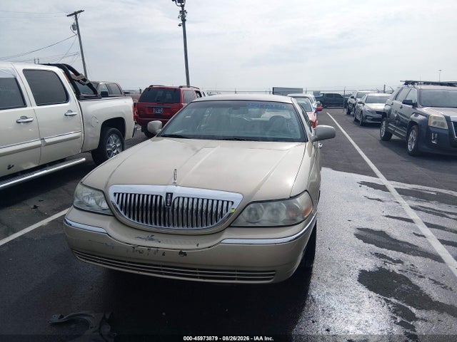 45973879 :رقم المزاد ، 2LNHM82V59X636664 vin ، 2009 Lincoln Town Car مزاد بيع