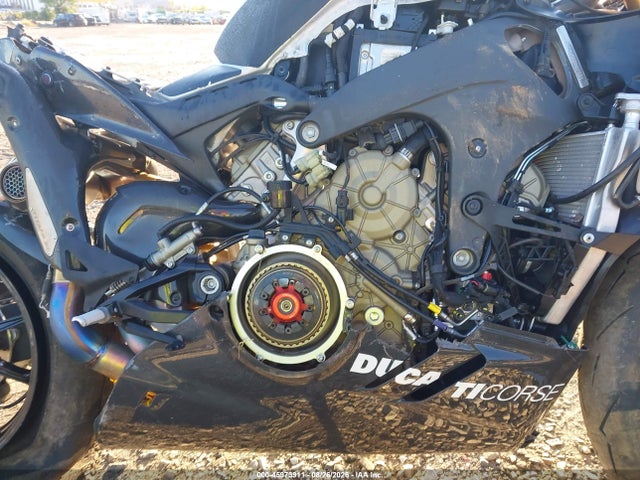 Продажа на аукционе авто 2024 Ducati Panigale V4 R, vin: ZDMDAGZW5RB007501, номер лота: 45973911