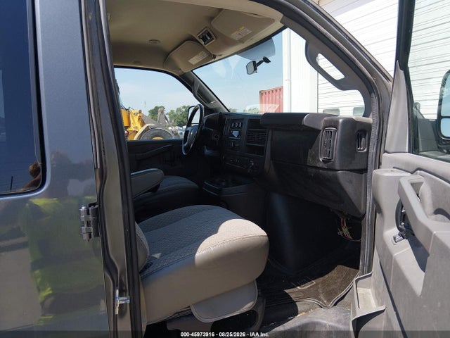 Продажа на аукционе авто 2016 Chevrolet Express 2500 Ls, vin: 1GNWGEFG7G1290921, номер лота: 45973916