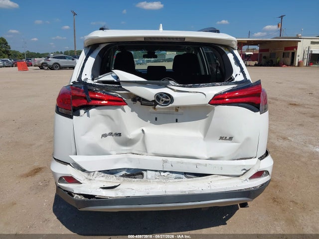 45973918 :رقم المزاد ، 2T3WFREV4JW492255 vin ، 2018 Toyota Rav4 Xle مزاد بيع