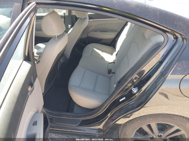 KMHD84LF5HU146864 Hyundai ELANTRA SE