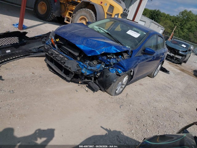45973957 :رقم المزاد ، 1FADP3F27JL222077 vin ، 2018 Ford Focus Se مزاد بيع