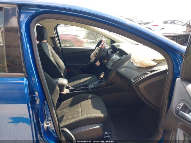 45973957 :رقم المزاد ، 1FADP3F27JL222077 vin ، 2018 Ford Focus Se مزاد بيع