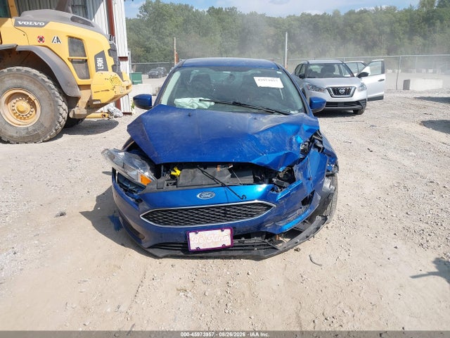 45973957 :رقم المزاد ، 1FADP3F27JL222077 vin ، 2018 Ford Focus Se مزاد بيع