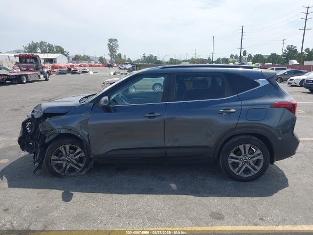 KNDEU2AA0M7161152 KIA SELTOS S