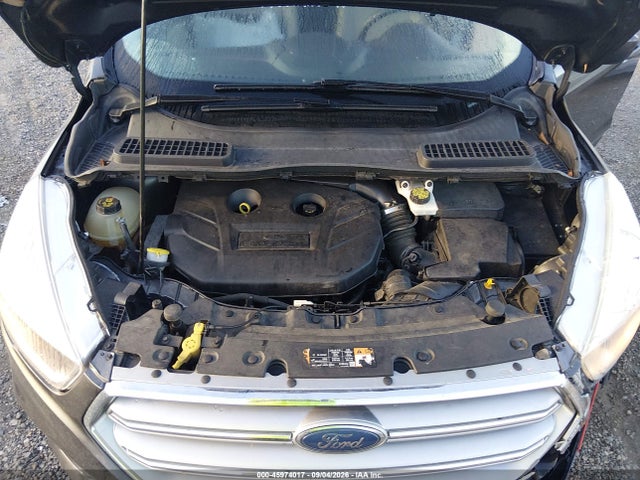 Продажа на аукционе авто 2017 Ford Escape Se, vin: 1FMCU0G90HUB05577, номер лота: 45974017
