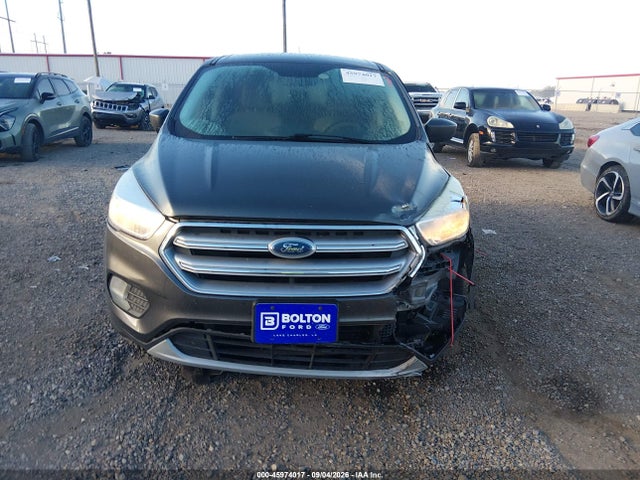 Продажа на аукционе авто 2017 Ford Escape Se, vin: 1FMCU0G90HUB05577, номер лота: 45974017