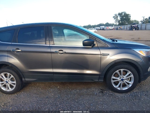 Продажа на аукционе авто 2017 Ford Escape Se, vin: 1FMCU0G90HUB05577, номер лота: 45974017