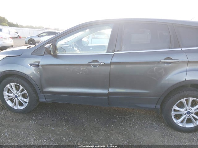 Продажа на аукционе авто 2017 Ford Escape Se, vin: 1FMCU0G90HUB05577, номер лота: 45974017