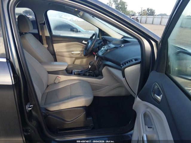 Продажа на аукционе авто 2017 Ford Escape Se, vin: 1FMCU0G90HUB05577, номер лота: 45974017