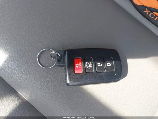 Продажа на аукционе авто 2018 Toyota Rav4 Hybrid Limited, vin: JTMDJREV0JD154015, номер лота: 45974161