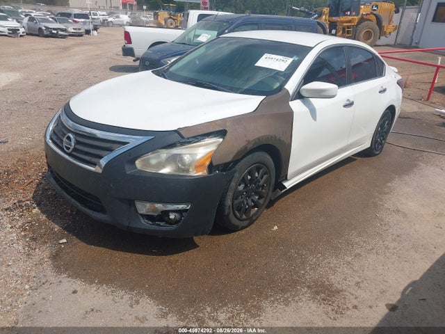 Nissan Altima 2.5 S 2015 1N4AL3AP6FN316920 Image 2