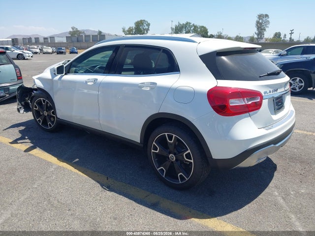 WDCTG4GB5KU002498 Mercedes-Benz Gla 250 4matic