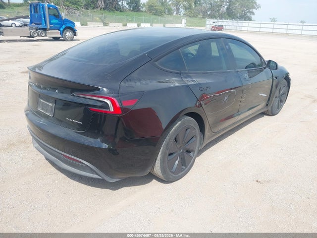 Tesla Model 3 Long Range Dual Motor All-wheel Drive 2024 5YJ3E1EB1RF786792 Image 4