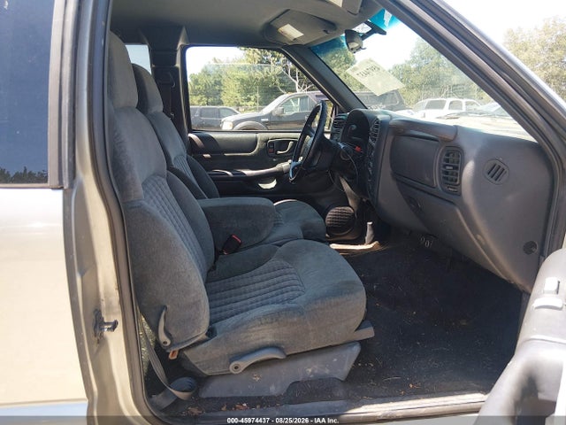 45974437 :رقم المزاد ، 1GCDT19W328150128 vin ، 2002 Chevrolet S-10 Ls مزاد بيع