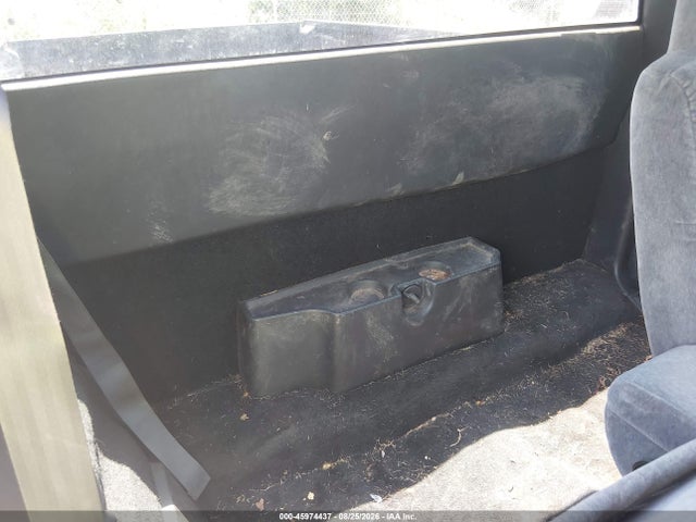 45974437 :رقم المزاد ، 1GCDT19W328150128 vin ، 2002 Chevrolet S-10 Ls مزاد بيع