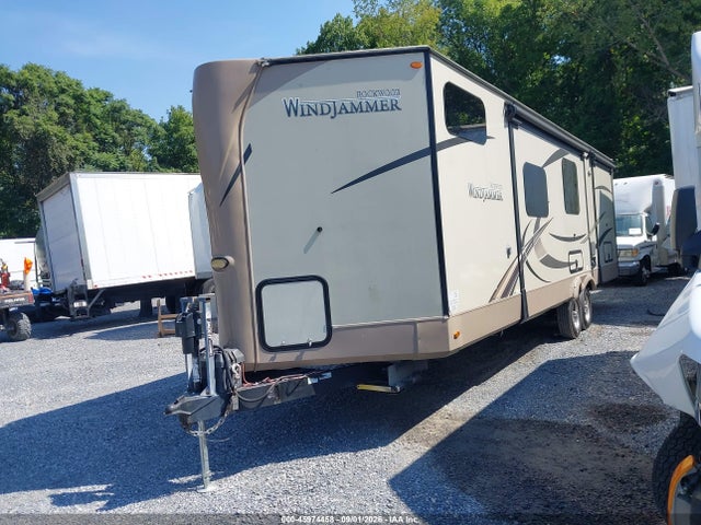 2018 Rockwood Rlt827fls მანქანა იყიდება აუქციონზე, vin: 4X4TRLF22J1881948, აუქციონის ნომერი: 45974458