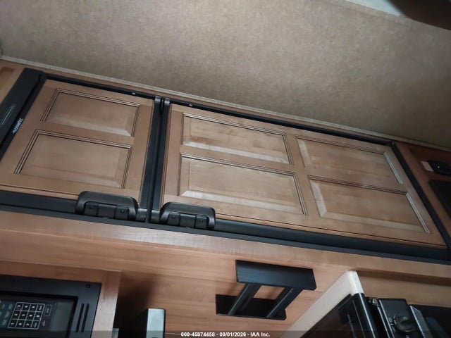 2018 Rockwood Rlt827fls მანქანა იყიდება აუქციონზე, vin: 4X4TRLF22J1881948, აუქციონის ნომერი: 45974458