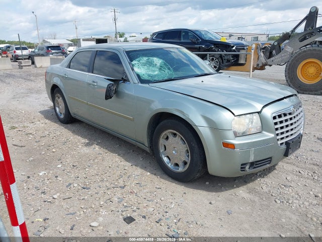 2006 Chrysler 300 Touring მანქანა იყიდება აუქციონზე, vin: 2C3KA53G06H120983, აუქციონის ნომერი: 45974489