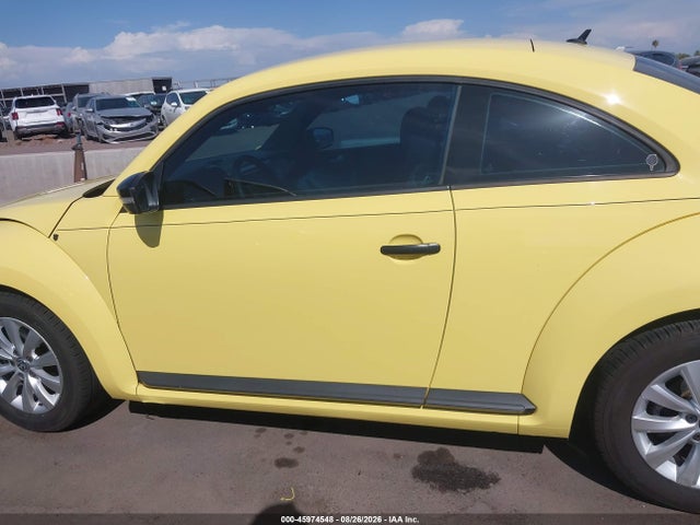 45974548 :رقم المزاد ، 3VWF17AT2FM637967 vin ، 2015 Volkswagen Beetle Coupe 1.8t Fleet Edition مزاد بيع