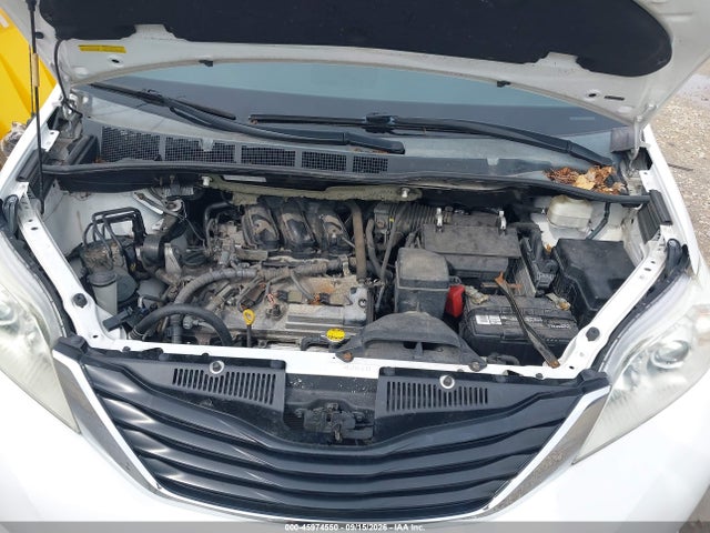 45974550 :رقم المزاد ، 5TDKK3DC9BS127919 vin ، 2011 Toyota Sienna Le V6 مزاد بيع