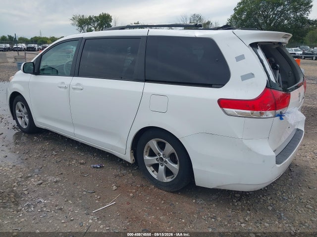 45974550 :رقم المزاد ، 5TDKK3DC9BS127919 vin ، 2011 Toyota Sienna Le V6 مزاد بيع