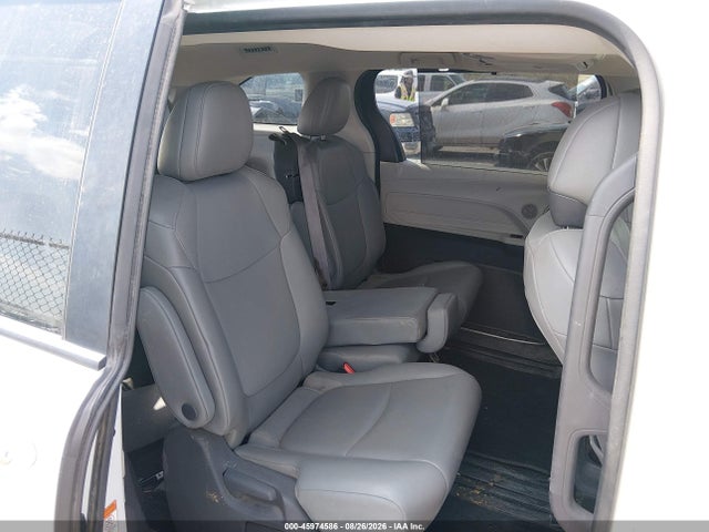 2021 Toyota Sienna Xle მანქანა იყიდება აუქციონზე, vin: 5TDYRKECXMS027748, აუქციონის ნომერი: 45974586