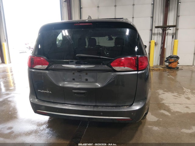 Продаж на аукціоні авто 2017 Chrysler Pacifica Touring-l, vin: 2C4RC1BG6HR635255, номер лоту: 45974597